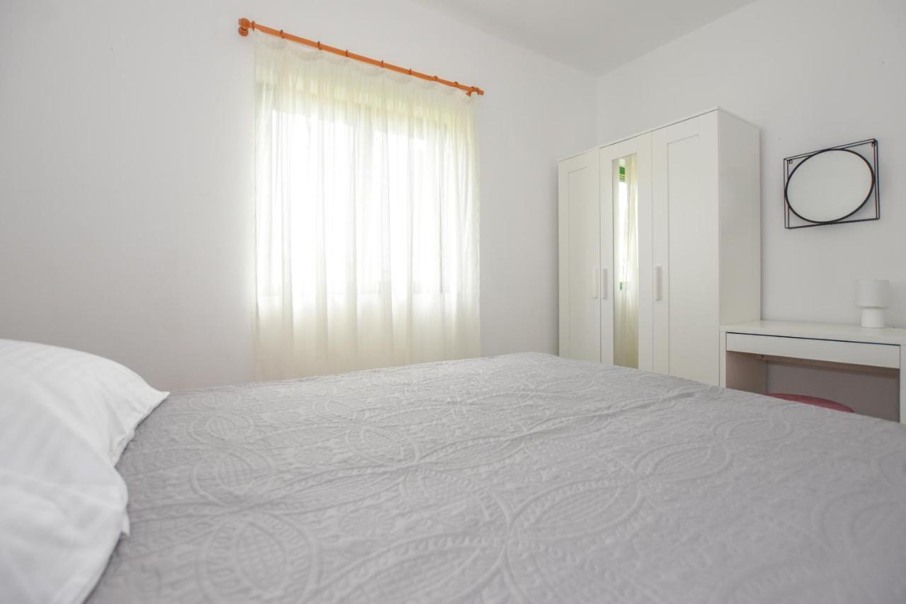 Apartments Kate Паг Екстер'єр фото
