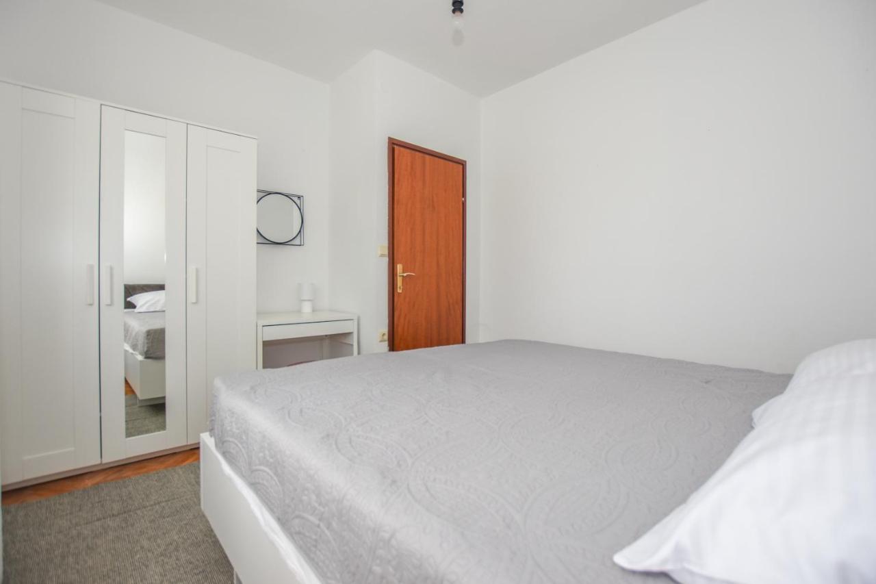 Apartments Kate Паг Екстер'єр фото