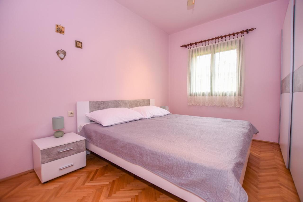 Apartments Kate Паг Екстер'єр фото