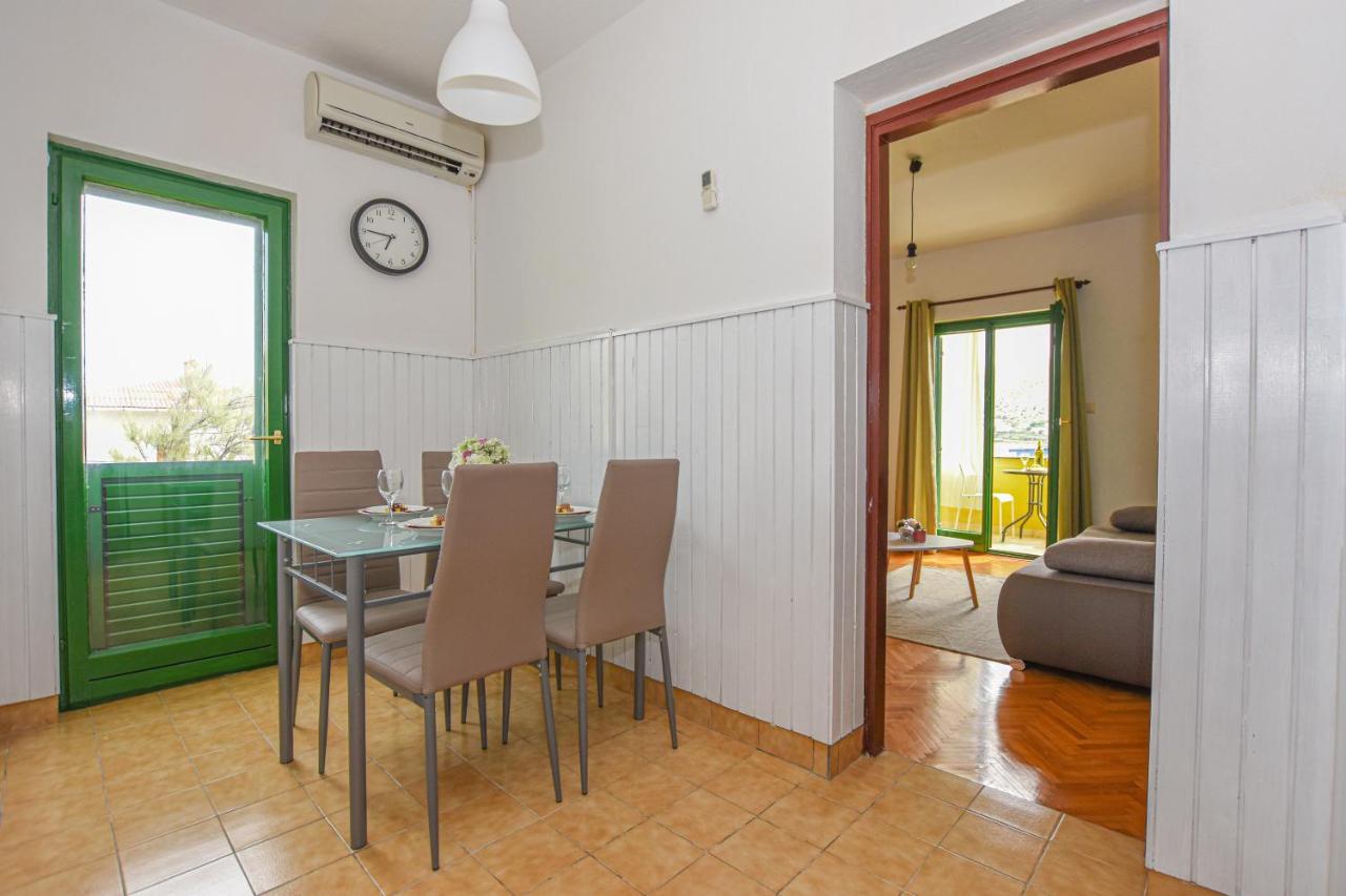 Apartments Kate Паг Екстер'єр фото