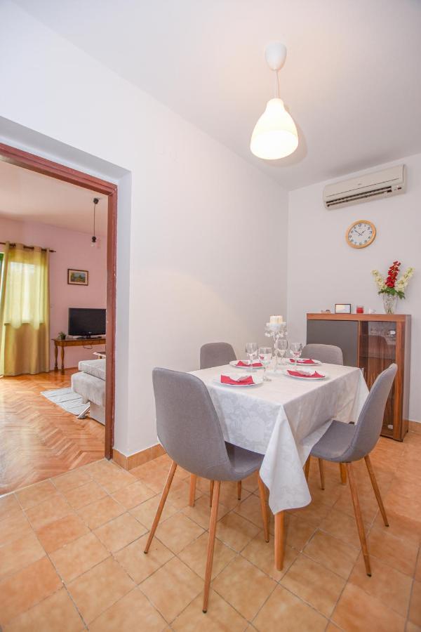 Apartments Kate Паг Екстер'єр фото