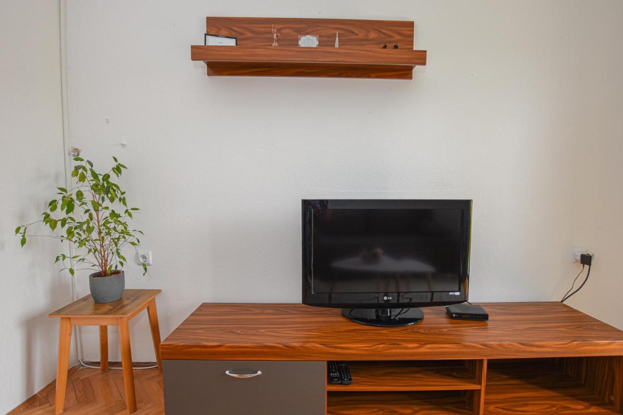 Apartments Kate Паг Екстер'єр фото